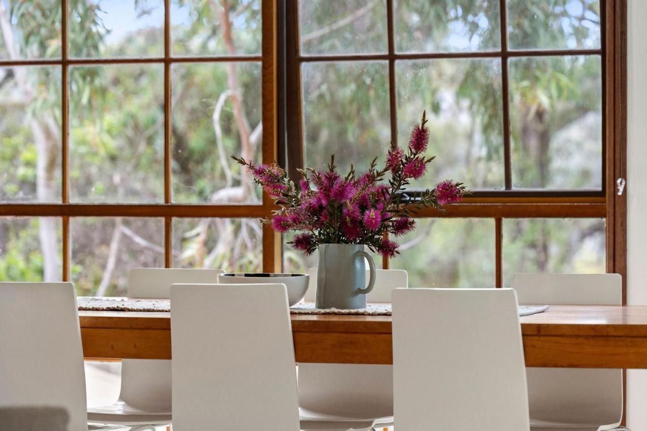 Villa Yirrip House Nestled On The Edge Of National Park Aireys Inlet Exterior foto